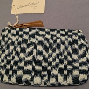 Universal Thread Zipper pouch